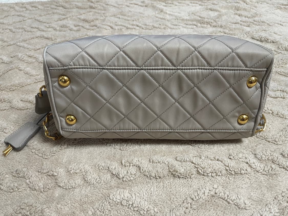 프라다 퀼팅 체인백 아이보리 숄더 신품급 상품이미지3