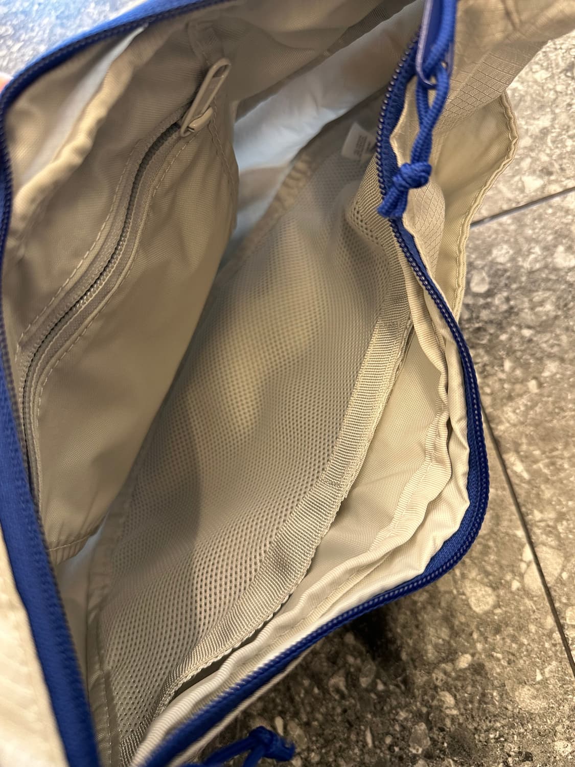 슈프림 크로스 메신저백 처분  상품이미지4