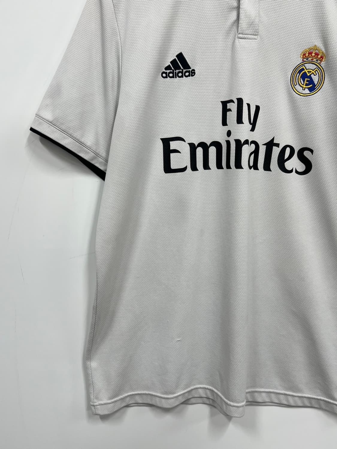 아디다스 레알 마드리드 18-19시즌 홈 유니폼 반팔 저지 상품이미지3