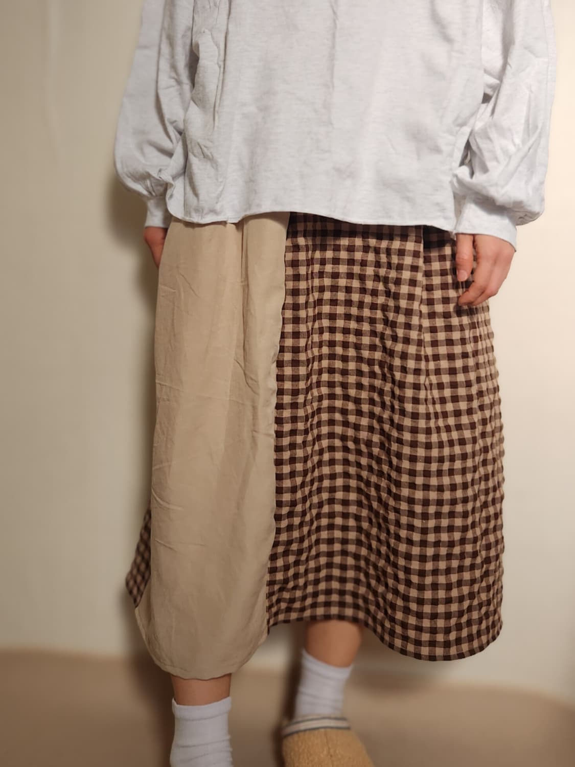 [기장수선가능] 360도 양면 베이지 체크 패치 롱스커트
 상품이미지1