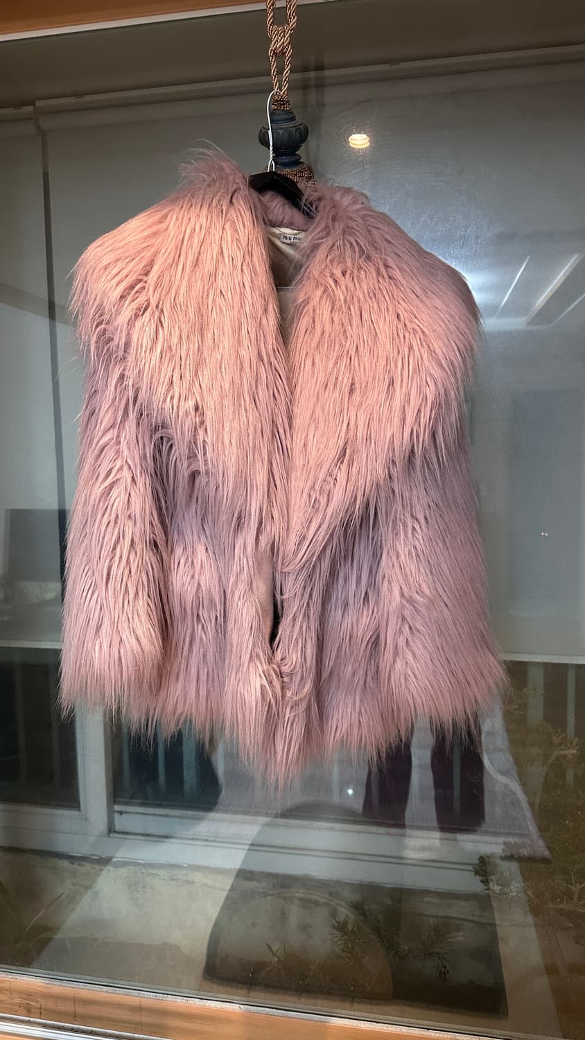 미우미우 퍼 자켓 MiuMiu Faux fur coat 상품이미지2
