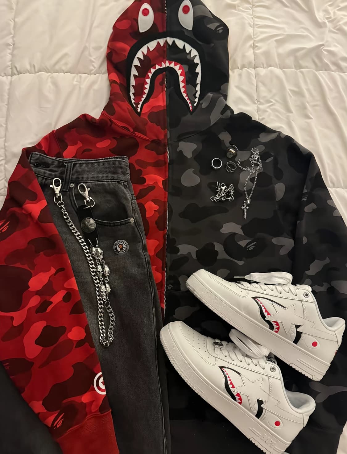 2XL)정품 베이프 컬러 카모 세퍼레이트 샤크 풀 집 후드 레드 블랙 상품이미지1