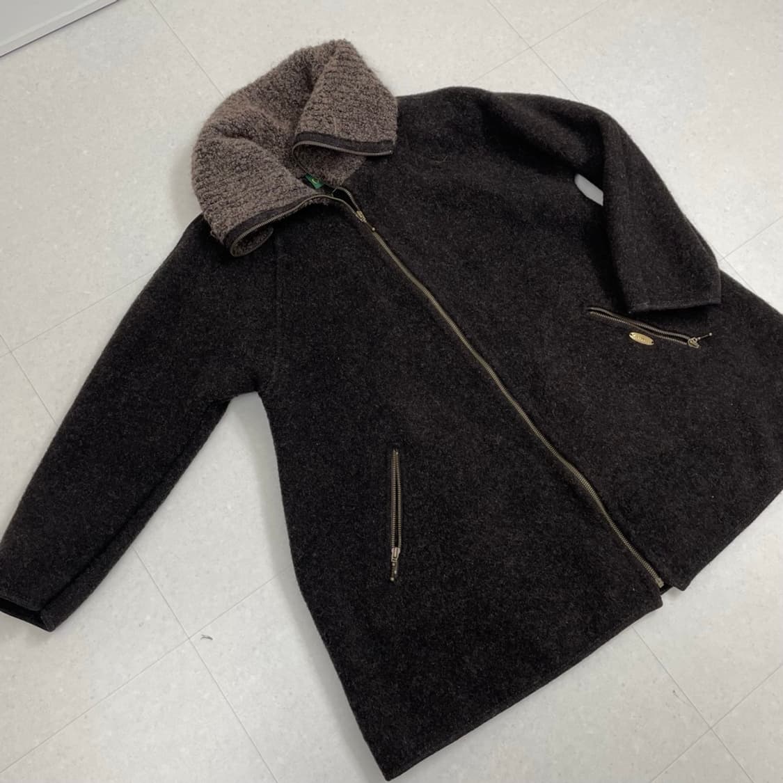 기스바인 GIESSWEIN 오스트리아산 다크브라운 울 워킹 코트  상품이미지3