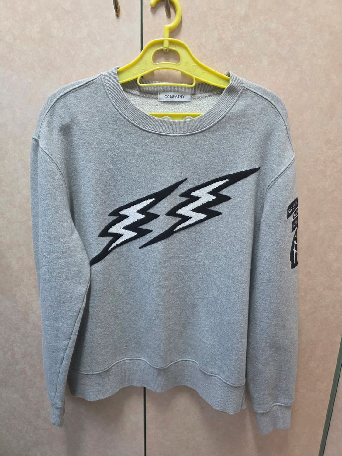 컴파씨 번개 맨투맨 상품이미지1