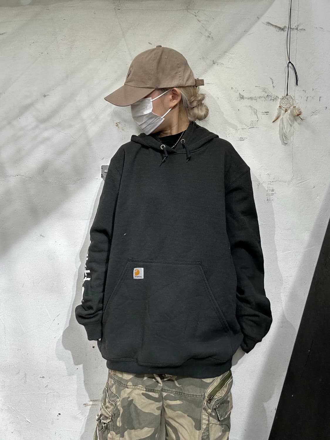 칼하트 블랙 오버핏 화이트 사이드 로고 후드티 M 상품이미지2