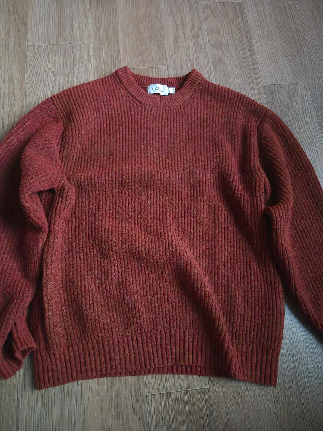 라운드넥 니트 브릭 상품이미지1