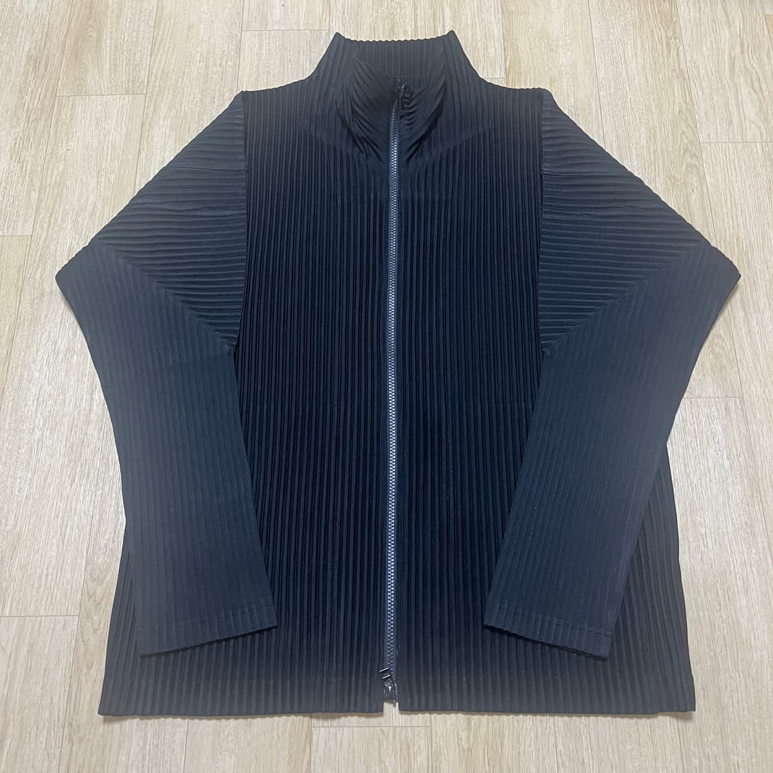 [4] 이세이미야케 옴므플리세 JL140 집업 블랙 상품이미지2