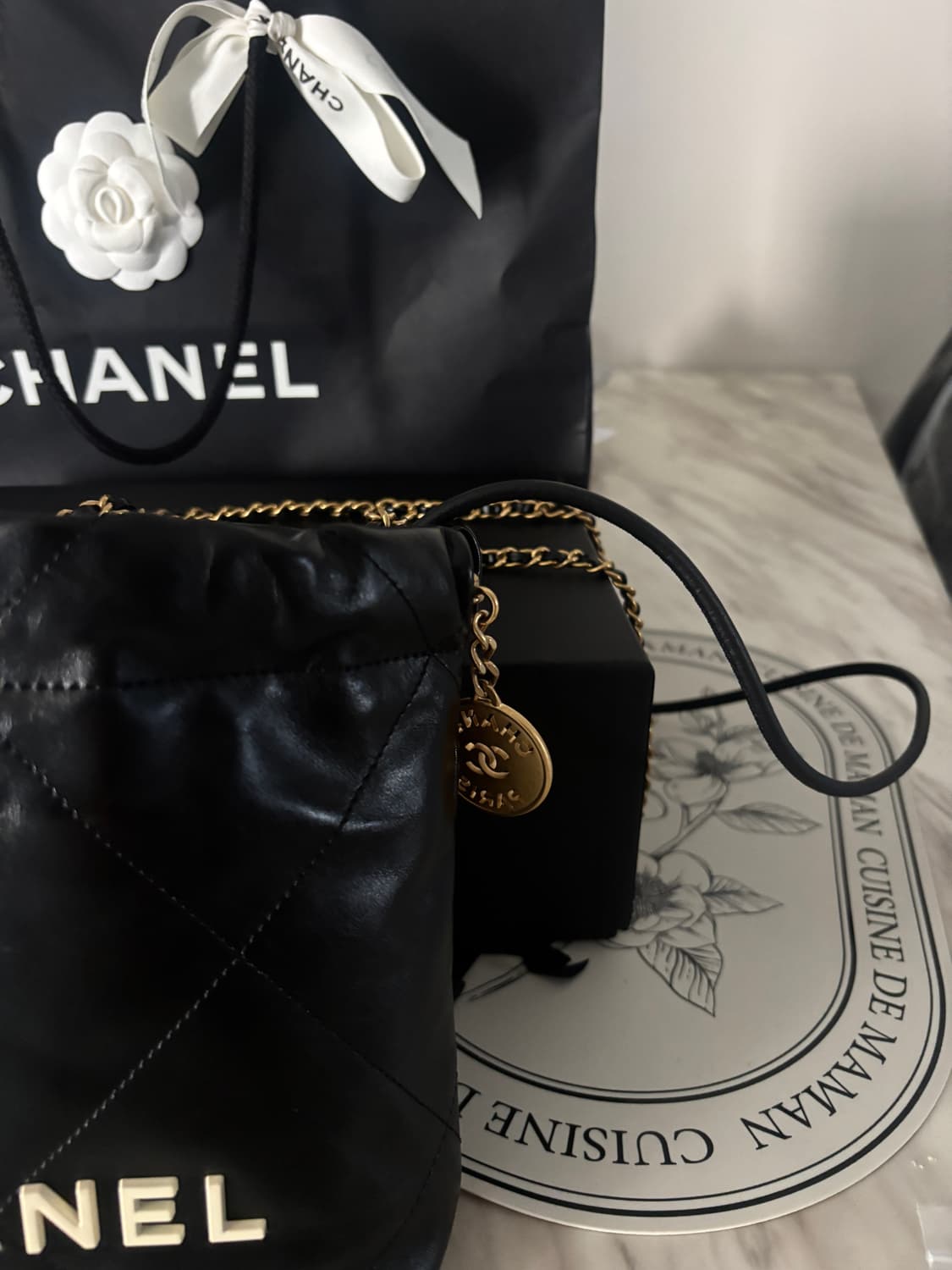 샤넬 22백 미니 블랙 램스킨 상품이미지3