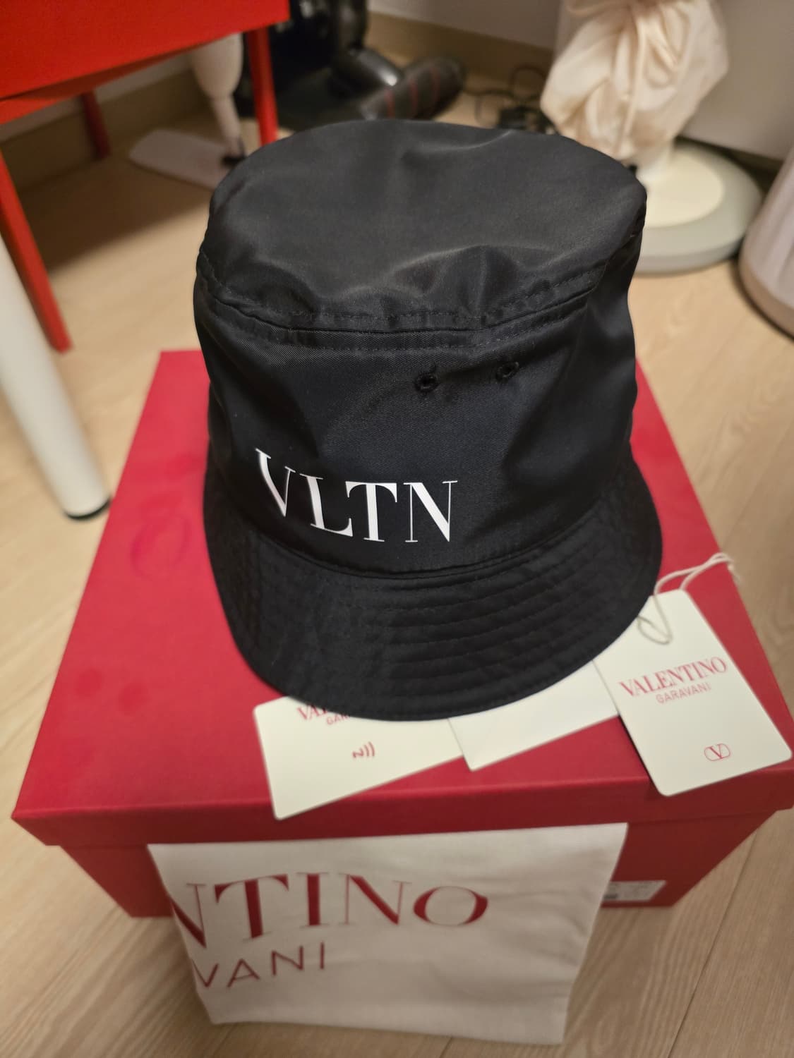 발렌티노 버킷햇 상품이미지2