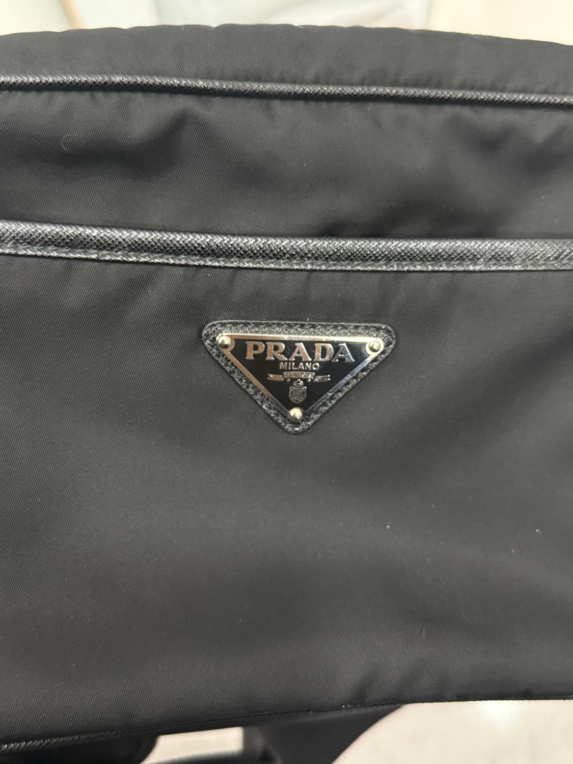 프라다 사피아노 삼각로고 메신저백 2VH048 상품이미지4