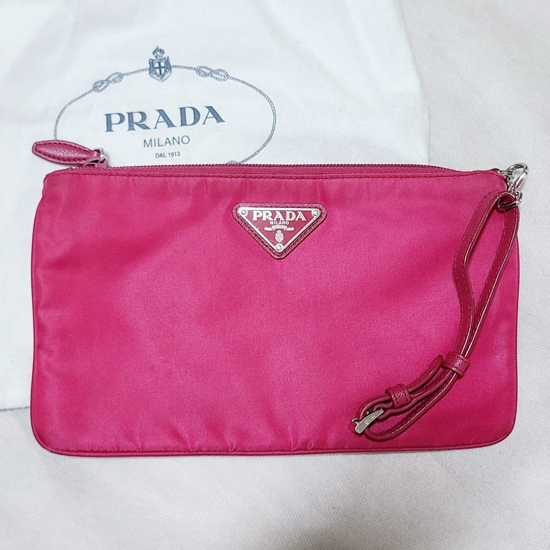 프라다 테수토 스트랩 파우치 상품이미지1