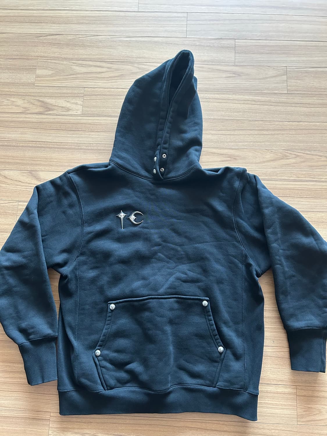 떠그클럽 엠블럼 후드티 상품이미지8