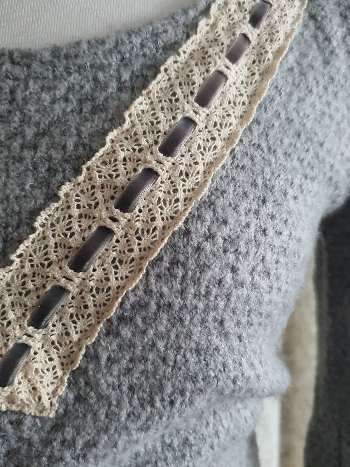 [모리걸] 레이스 장식 니트 롱 스웨터 그레이 상품이미지3