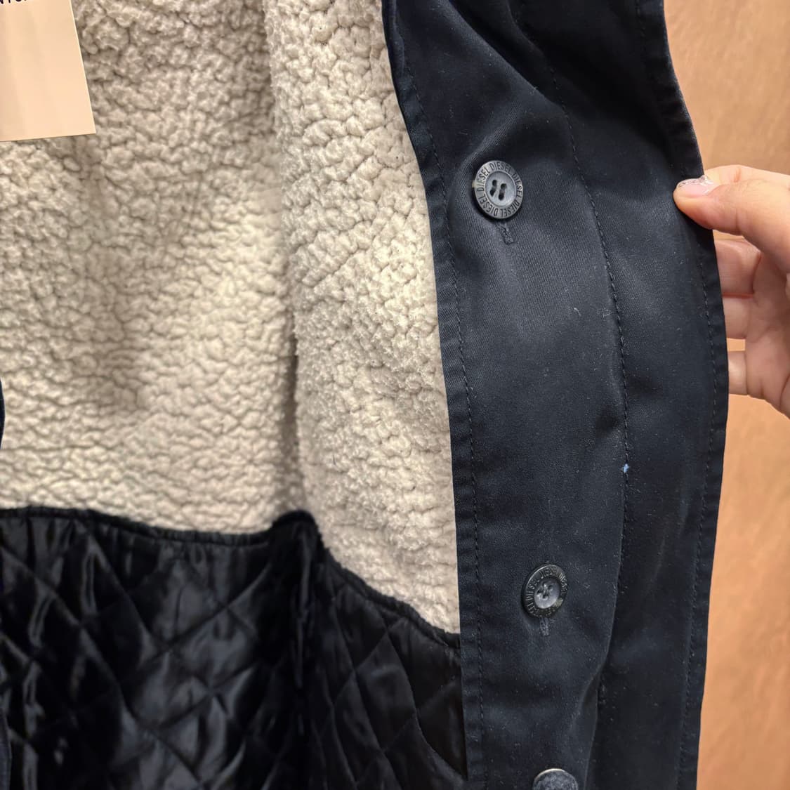 디젤 야상 롱 코트 플리스 배색 드로우 스트링 소매 지퍼 디테일 블랙 상품이미지8