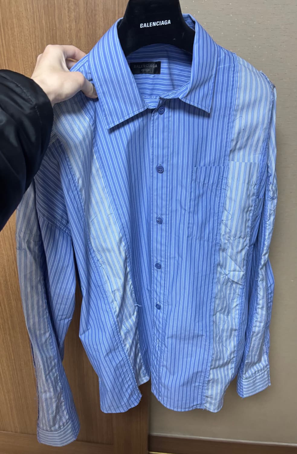 발렌시아가 컷아웃 셔츠 상품이미지1