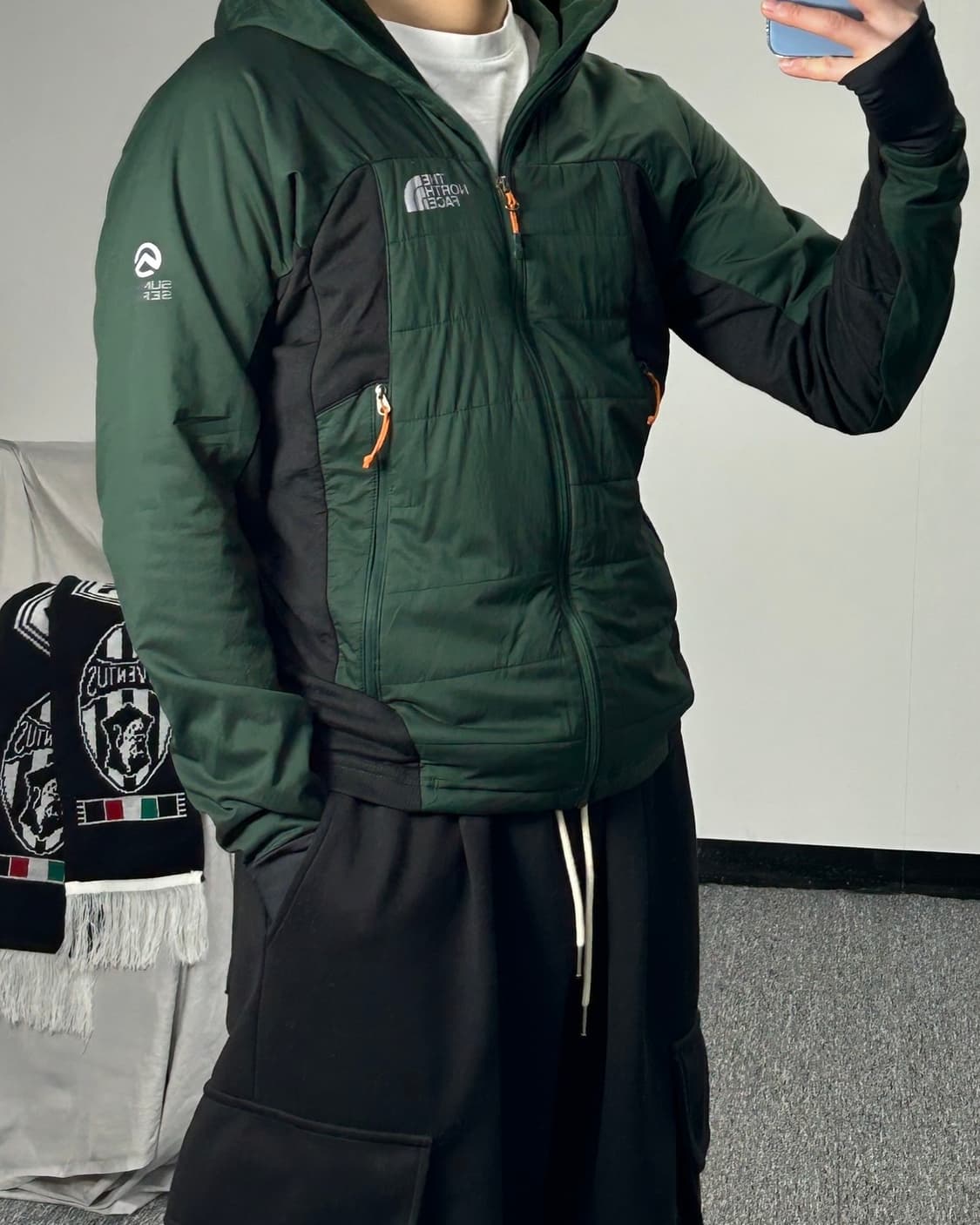 노스페이스 써밋시리즈 카키 하이브리드 자켓  상품이미지2