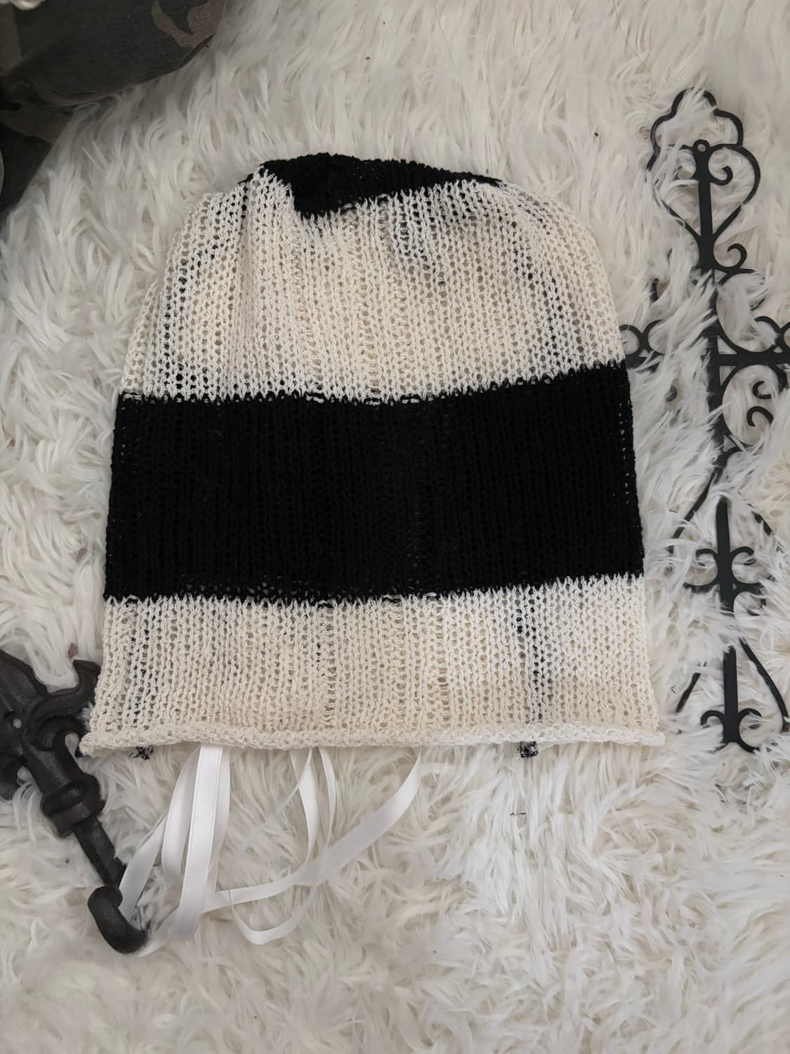 black rose lace eyelet beanie 상품이미지3