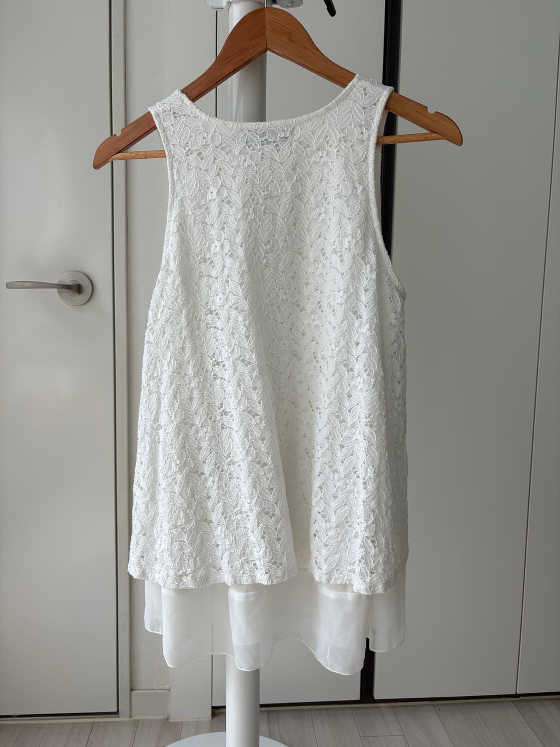 Floral Lace Sleeveless Blouse 상품이미지5