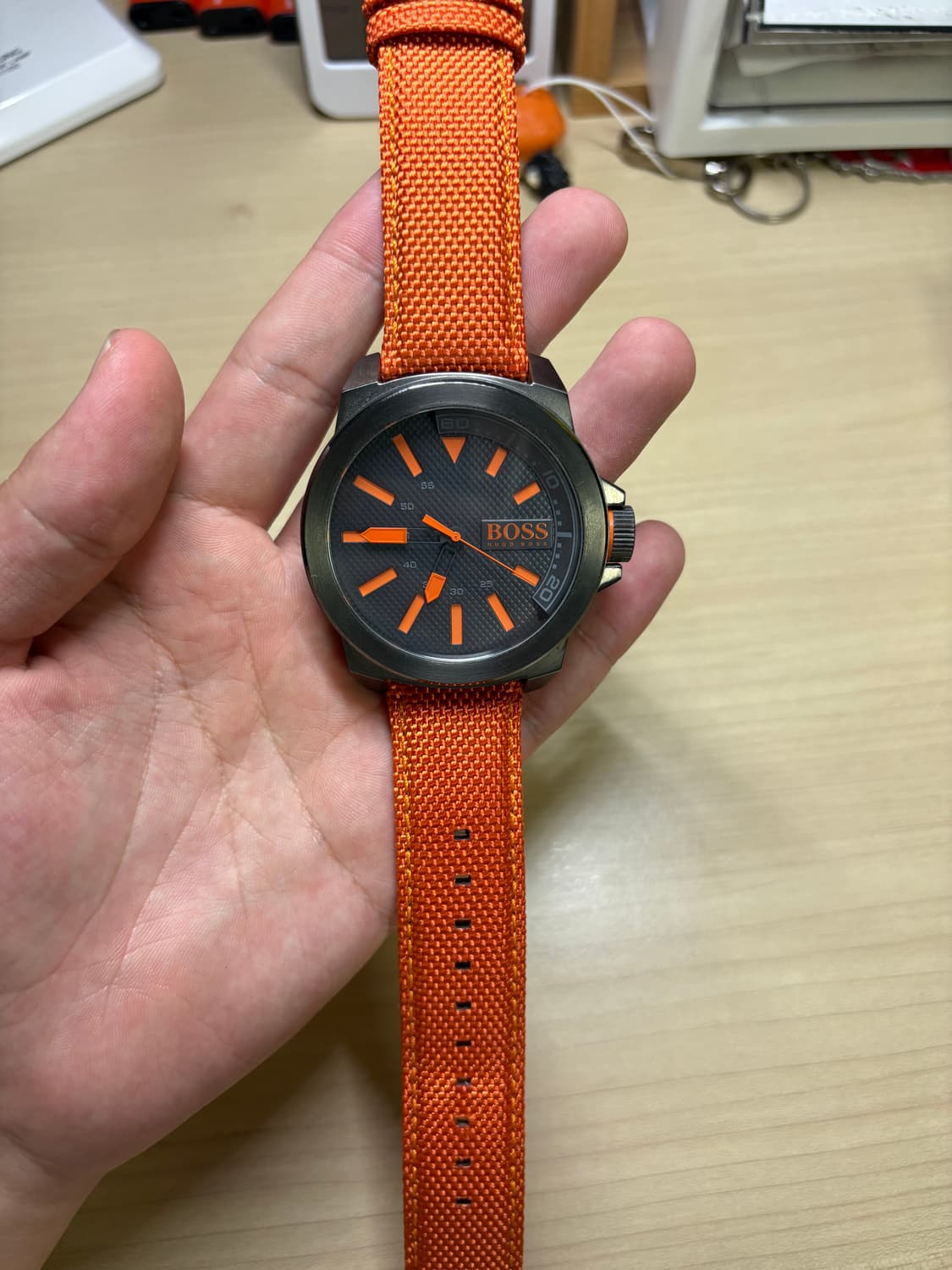 휴고보스 오렌지컬러 시계 팝니다 상품이미지3