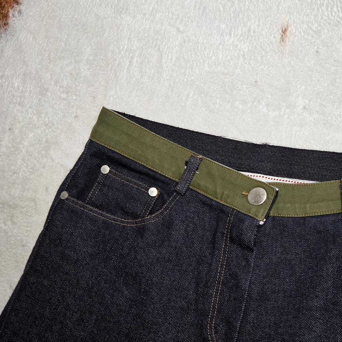 카키 배색 생지 데님 팬츠 상품이미지5