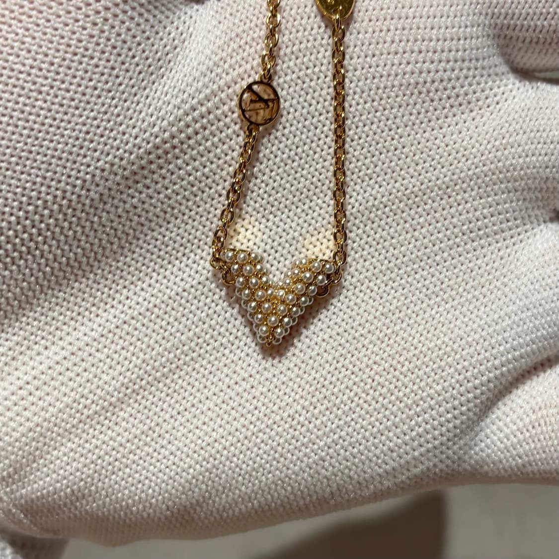 A+ / OS 루이비통 에센셜 V 진주 팔찌 골드 상품이미지1