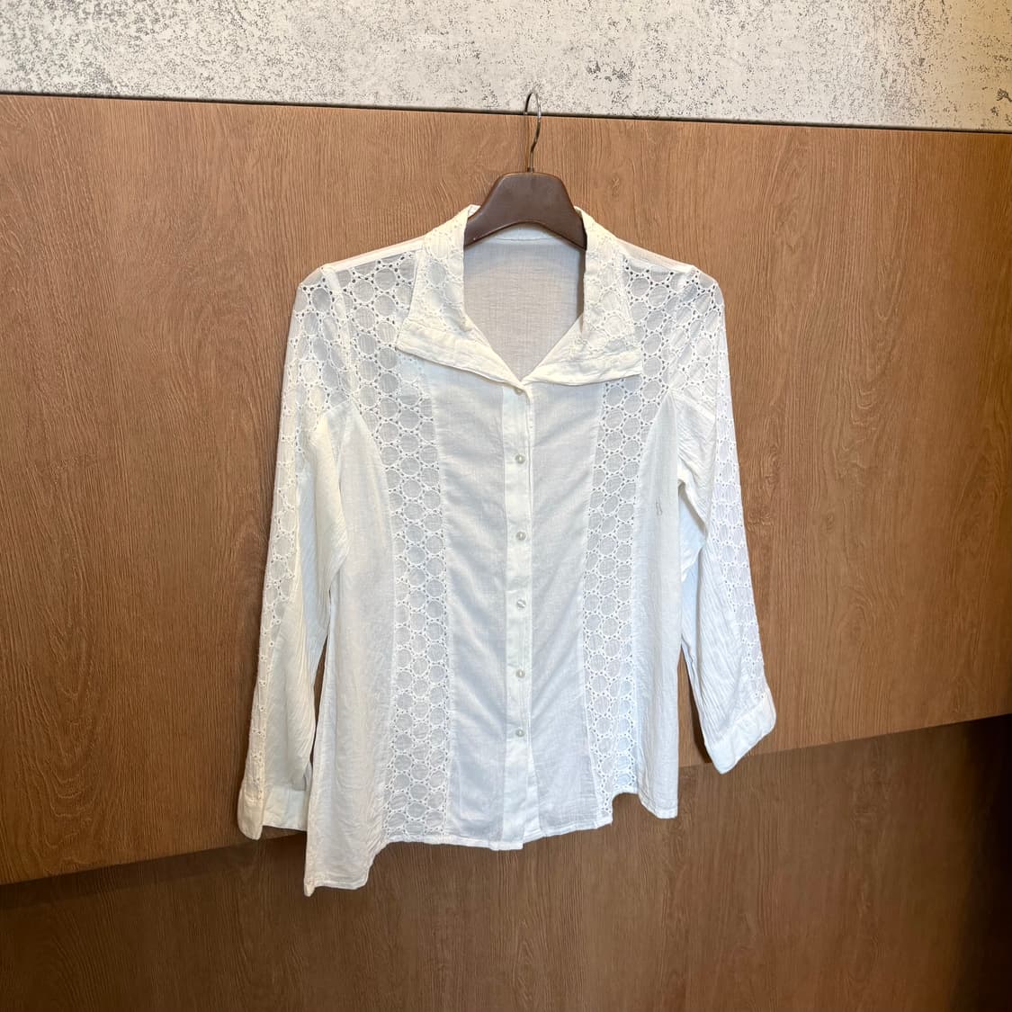 빈티지 긴팔 셔츠 블라우스 펀칭 레이스 배색 디테일 화이트 상품이미지1