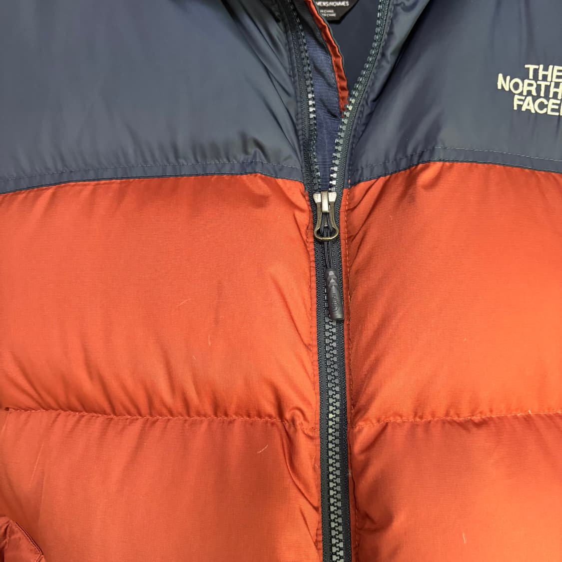 노스페이스 700 눕시 구스다운 패딩조끼 네이비 마룬 상품이미지4