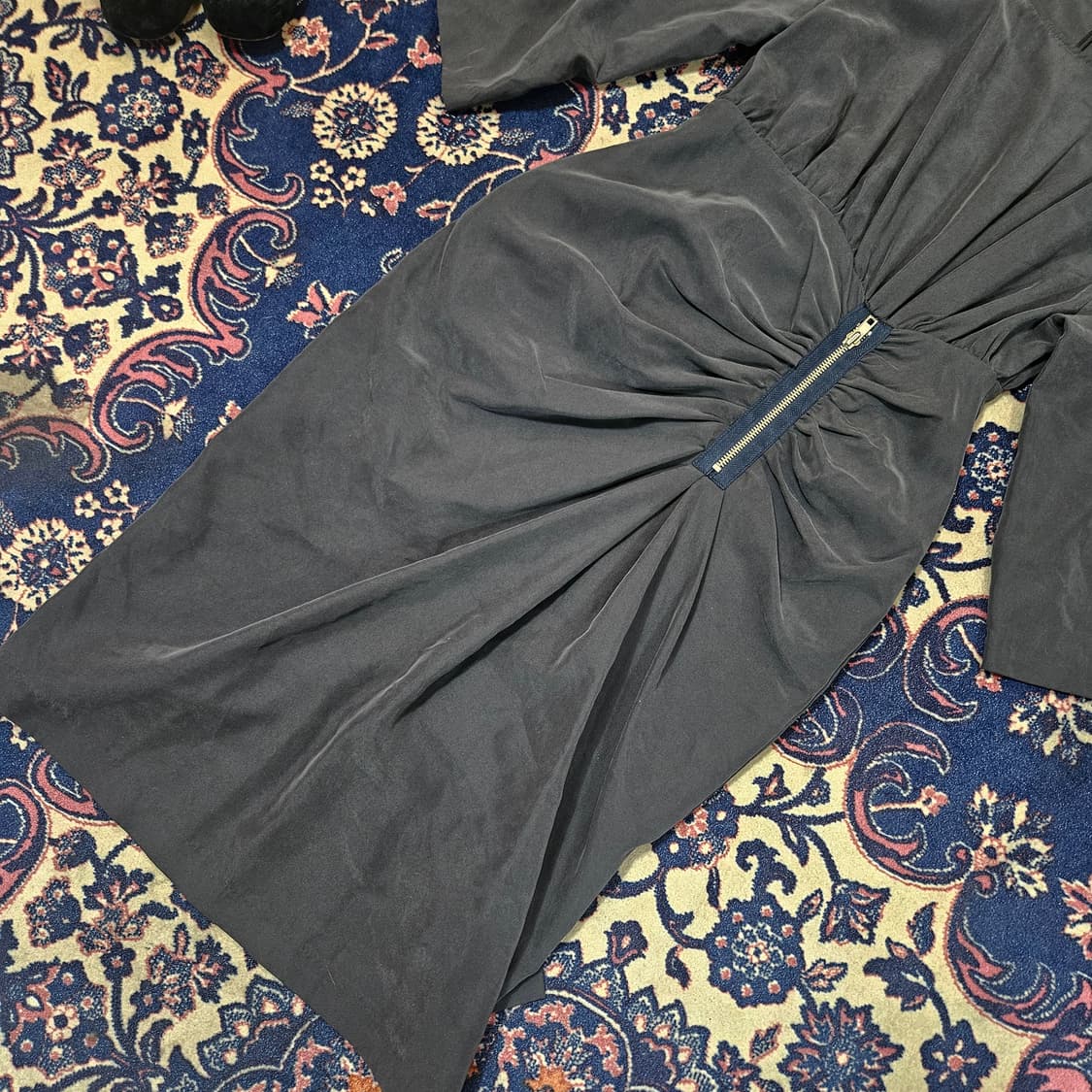 더블스탠다드 차콜 드레이크 셔링 지퍼 원피스 상품이미지2