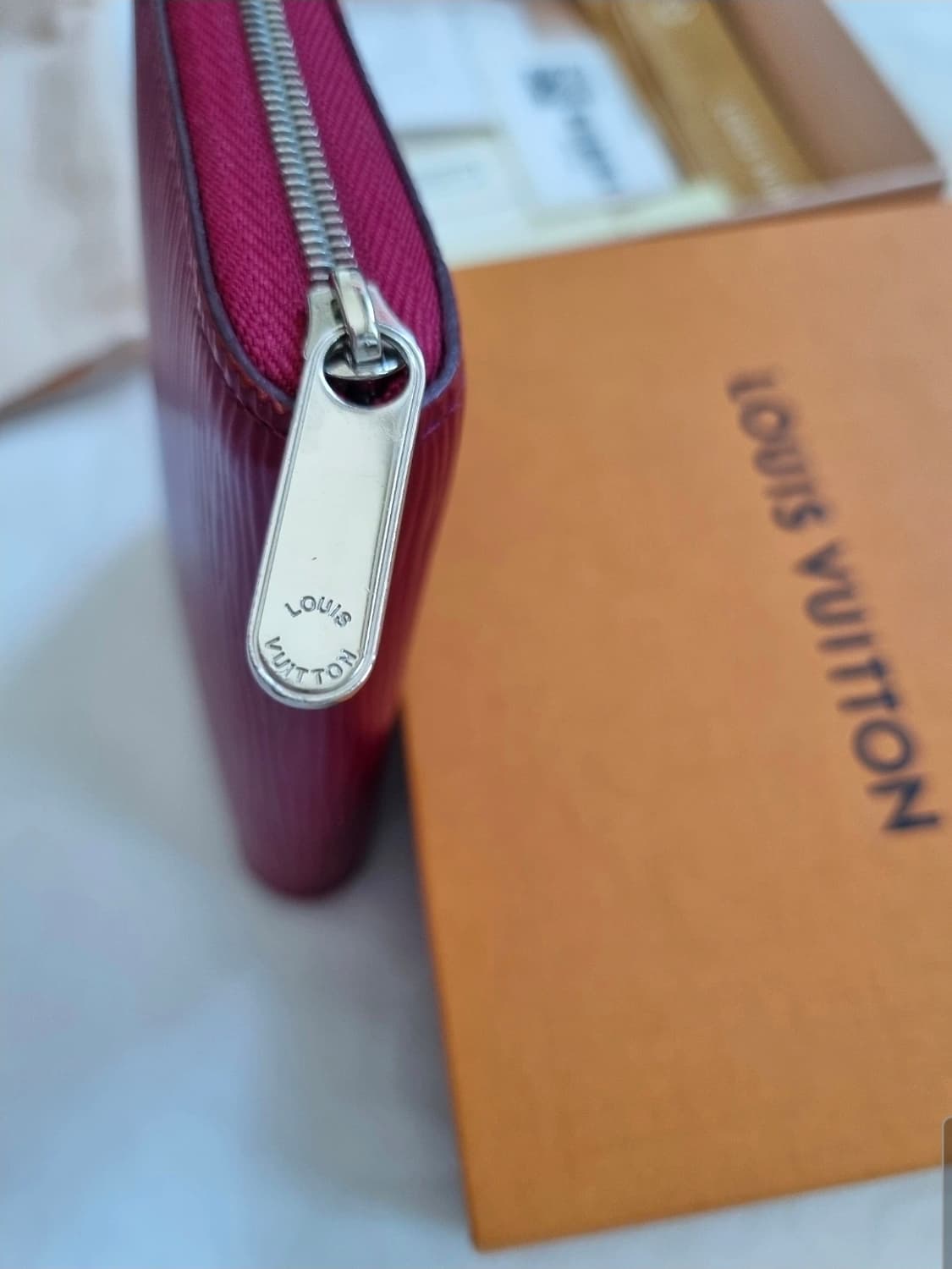 루이비통 에삐 지퍼 카드지갑 푸시아 상품이미지8