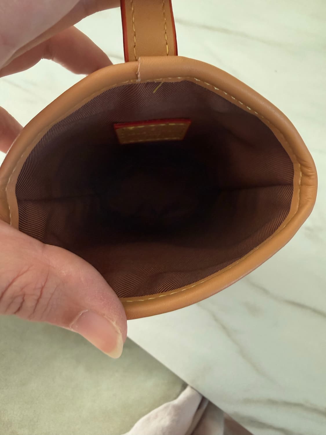 루이비통 폴드미파우치 새상품 상품이미지3