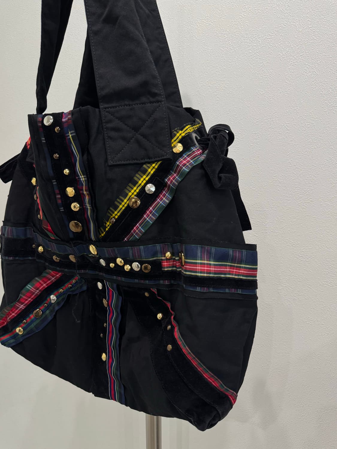 꼼데가르송 타탄 체크 스터드 울 토트백 상품이미지7