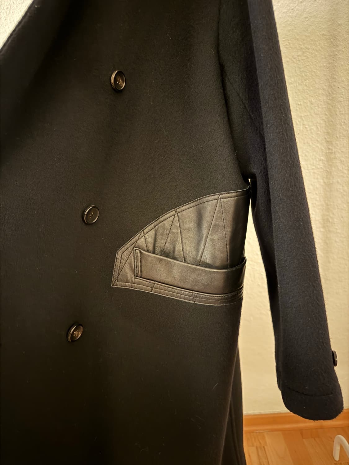 루트파인더 Sara 코트 블랙 L사이즈 (초판) 상품이미지4