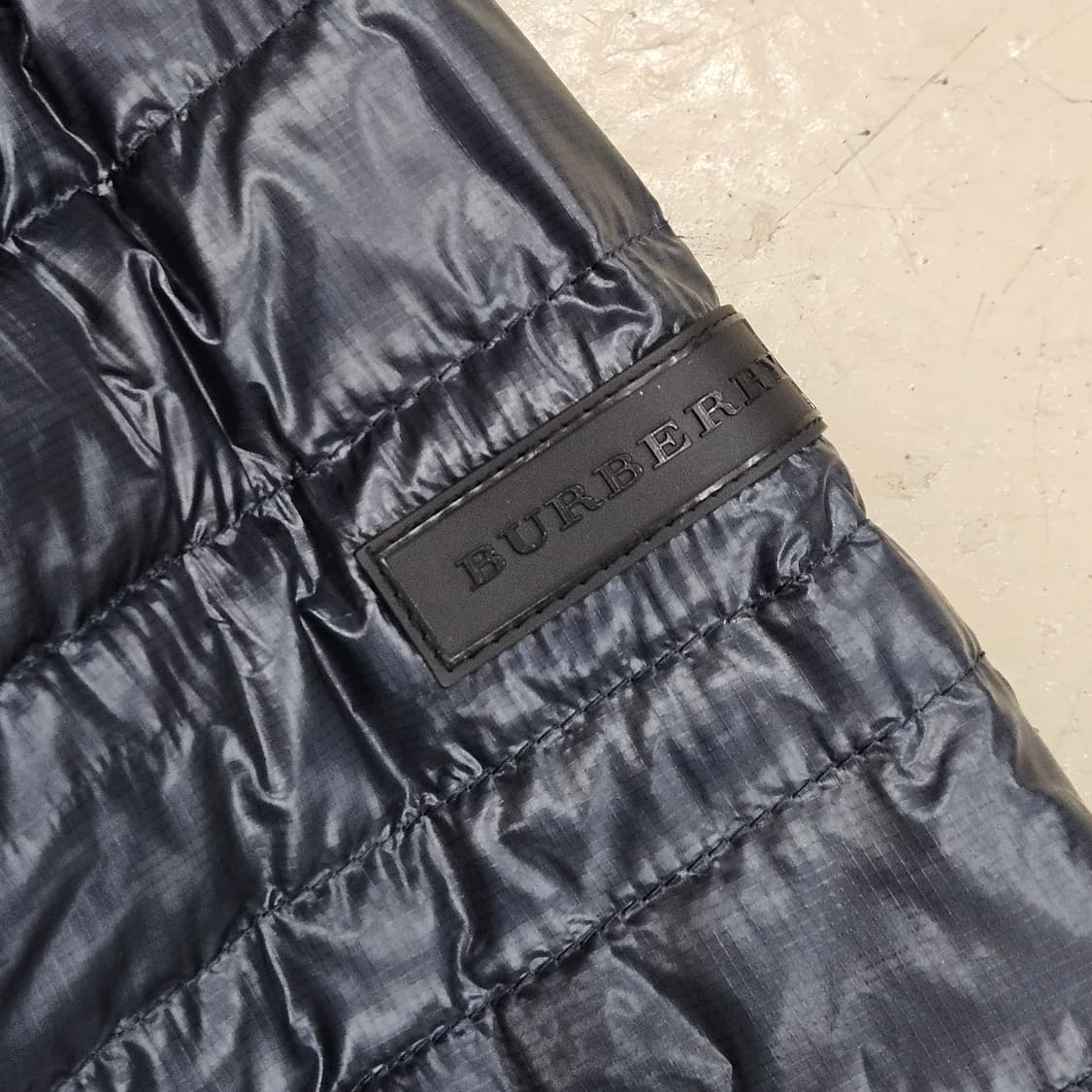 BURBERRY BRIT 버버리 브릿 경량 패딩 점퍼 패딩자켓  L 상품이미지6