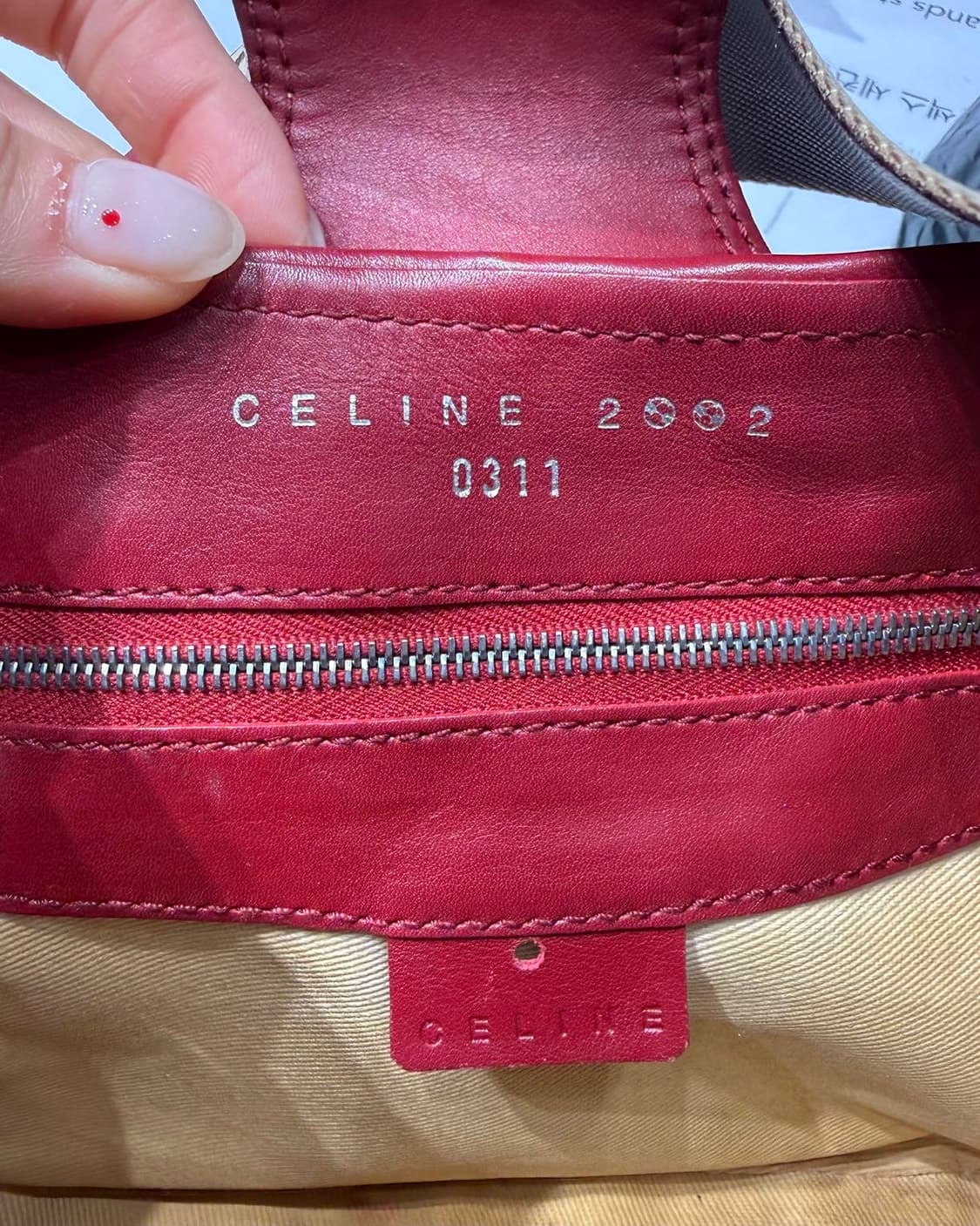 셀린느 화이트 레드 2002 피파 월드컵 레더 숄더백  상품이미지9