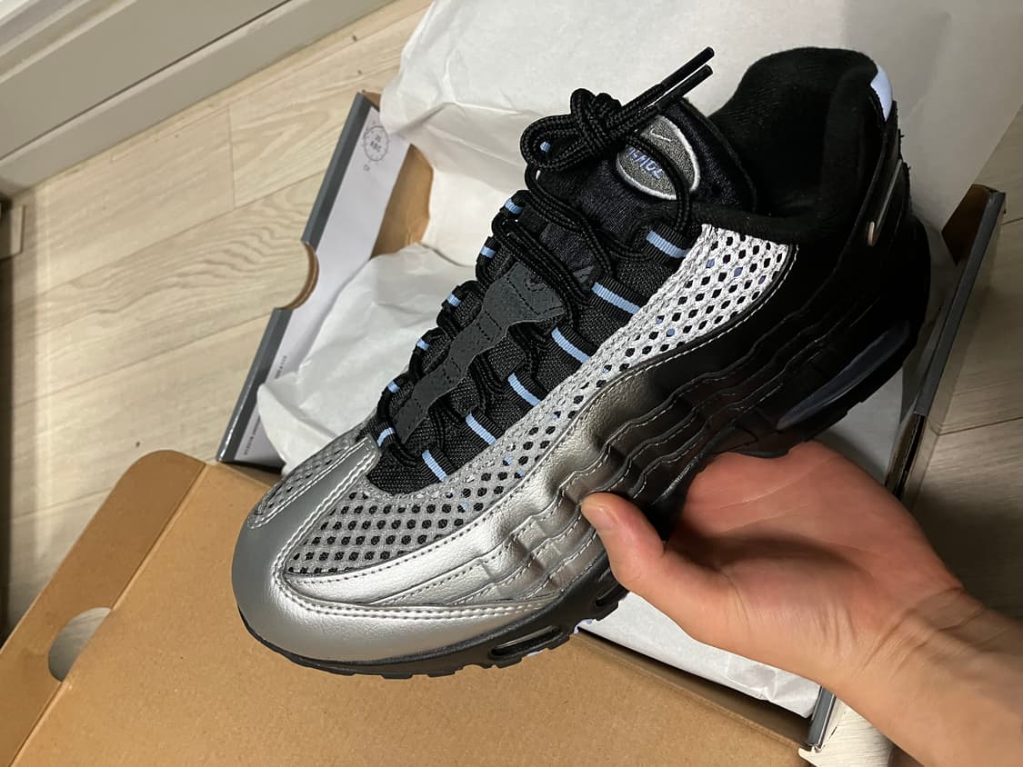 [280] 팔라스 x 나이키 에어맥스 95 메탈릭 실버 알루미늄 상품이미지1