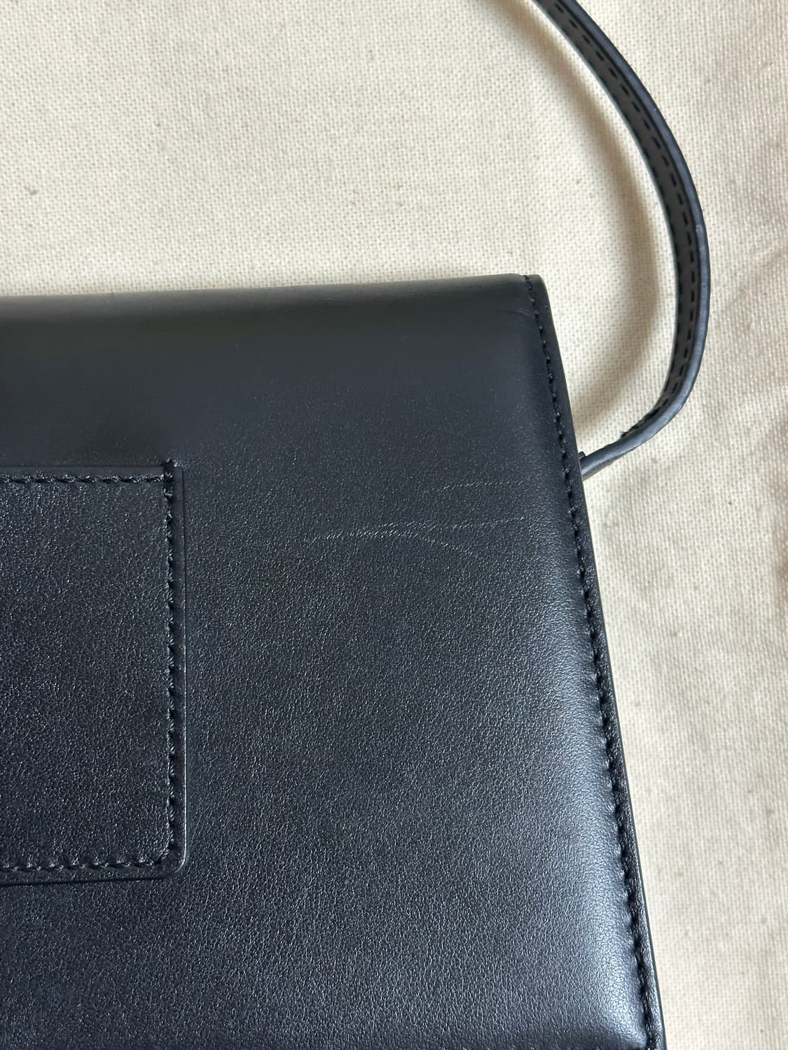 자크뮈스 르 밤비노 블랙 숄더백 상품이미지4