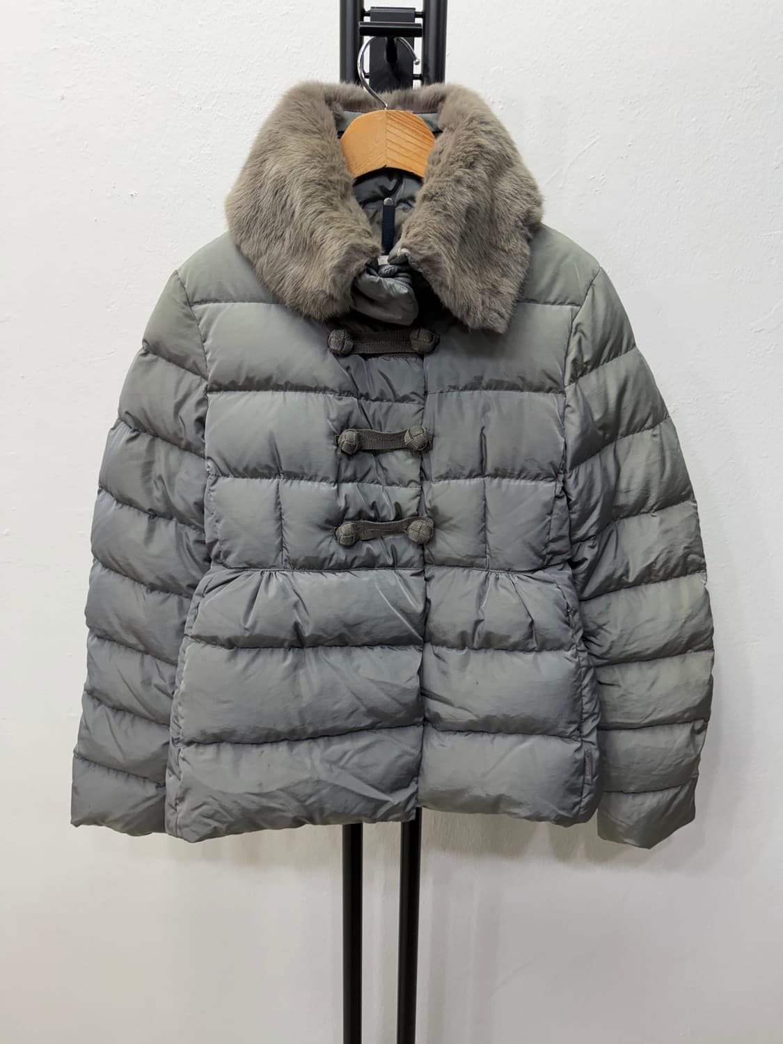 정품) 몽클레어 여성 퍼 트리밍 패딩 1 상품이미지1