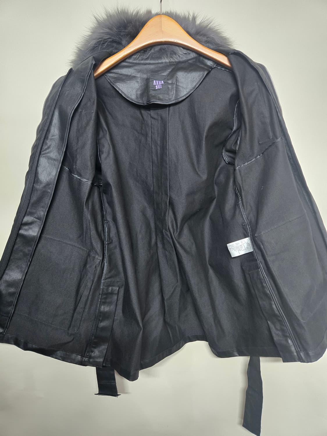 안나수이 블랙 코팅 폭스 퍼 트리밍 벨티드 재킷66 상품이미지4