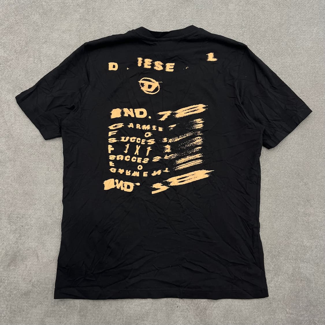 L 디젤 23SS 웨이브 로고 그래픽 티셔츠 상품이미지3