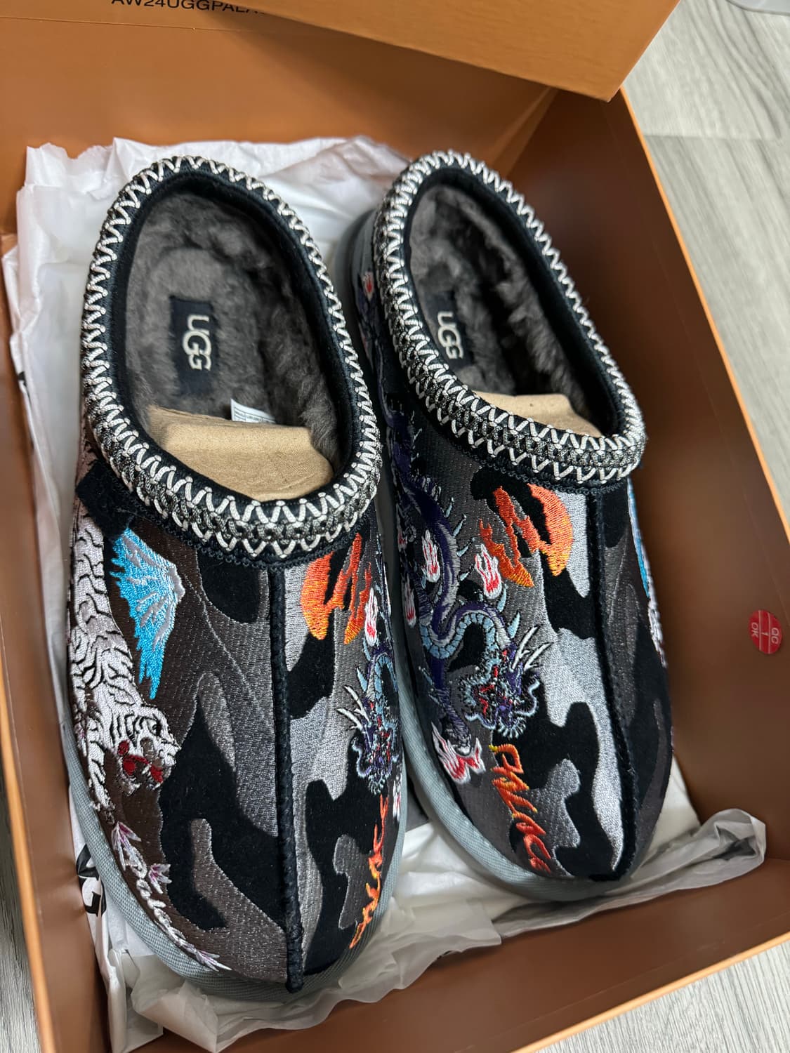 어그X팔라스 타스만 블랙 카모 상품이미지1