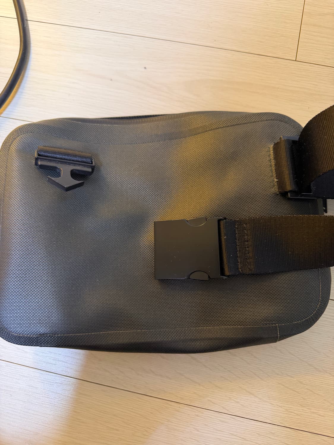 코스 COS 미니 크로스바디백 상품이미지4