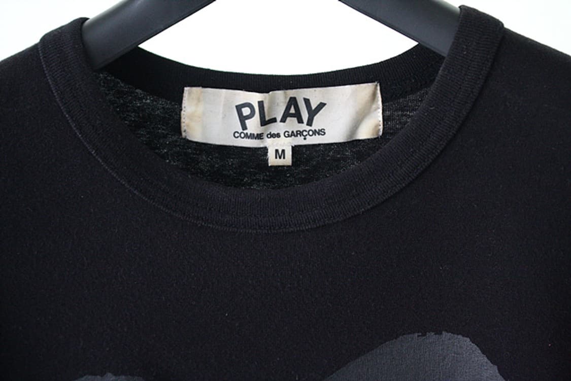 COMME DES GARCONS 플레이 꼼데가르송 빅하트 블랙 반팔티셔츠 상품이미지2