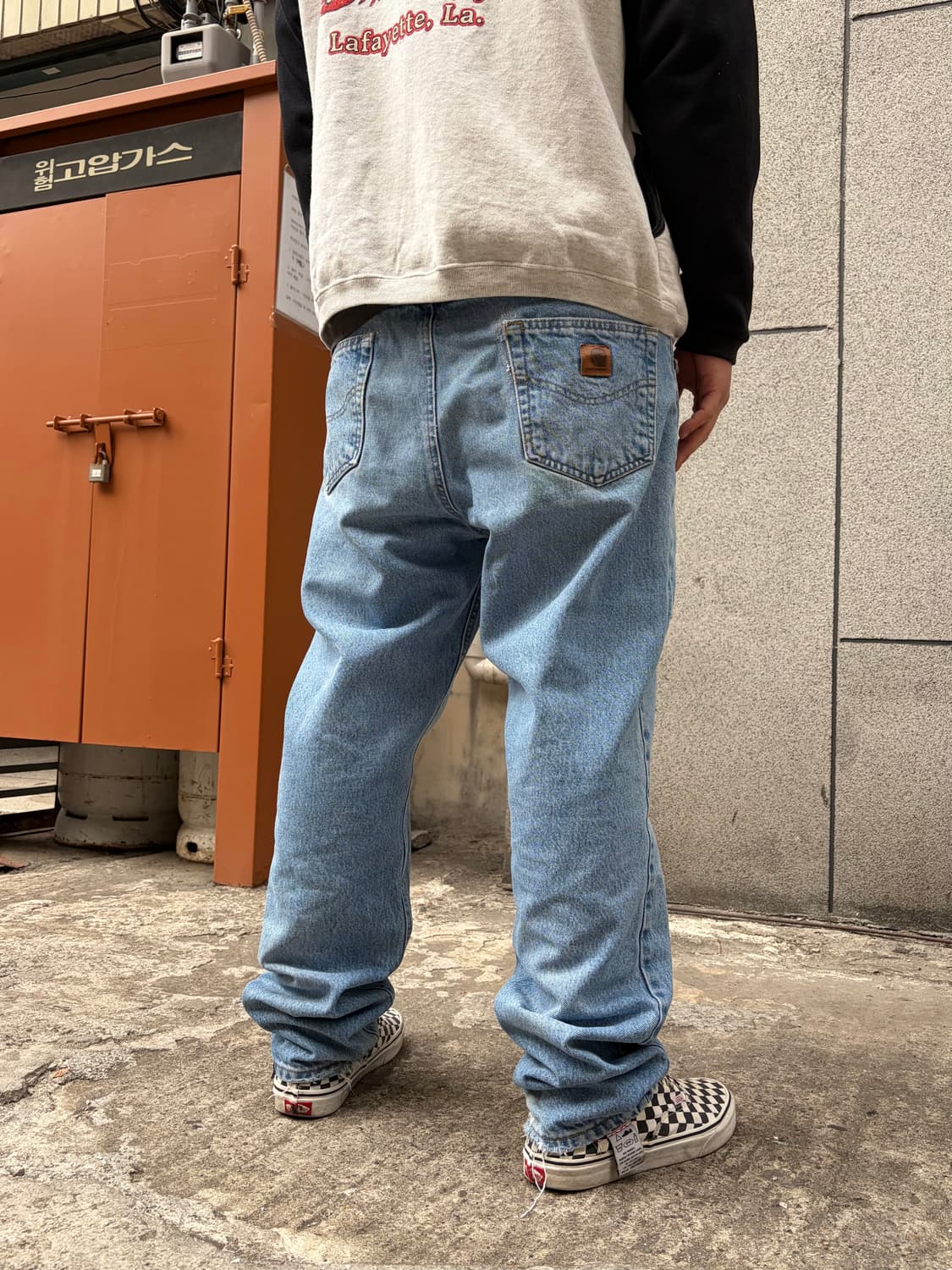 00’s Carhartt cracked washed denim pants 상품이미지3