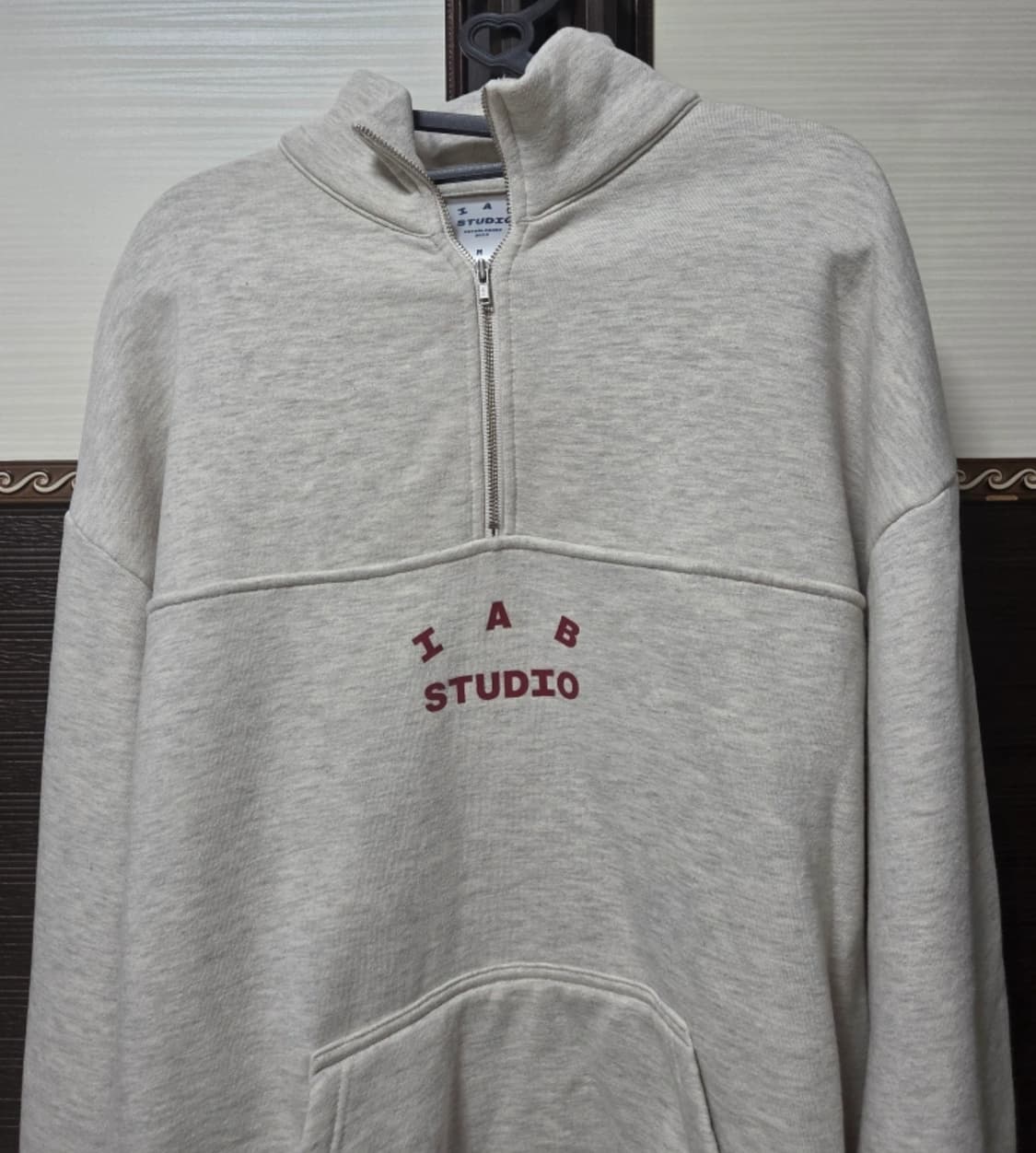 아이앱 스튜디오 하프 집업 오트밀 버건디 상품이미지4