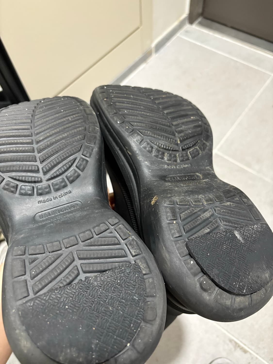 발렌시아가 x 크록스 러버 부츠 블랙 [39size] 상품이미지3