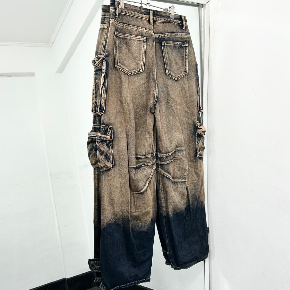 애시드 워시드 멀티포켓 와이드 데님 카고 팬츠 상품이미지5