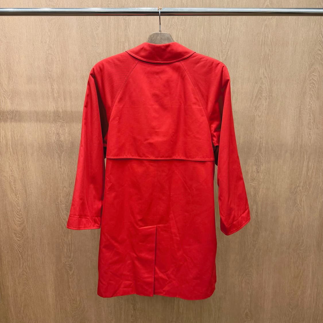 버버리 코튼 싱글 트렌치 코트 래글런 히든 버튼업 디테일 레귤러핏 레드 상품이미지3