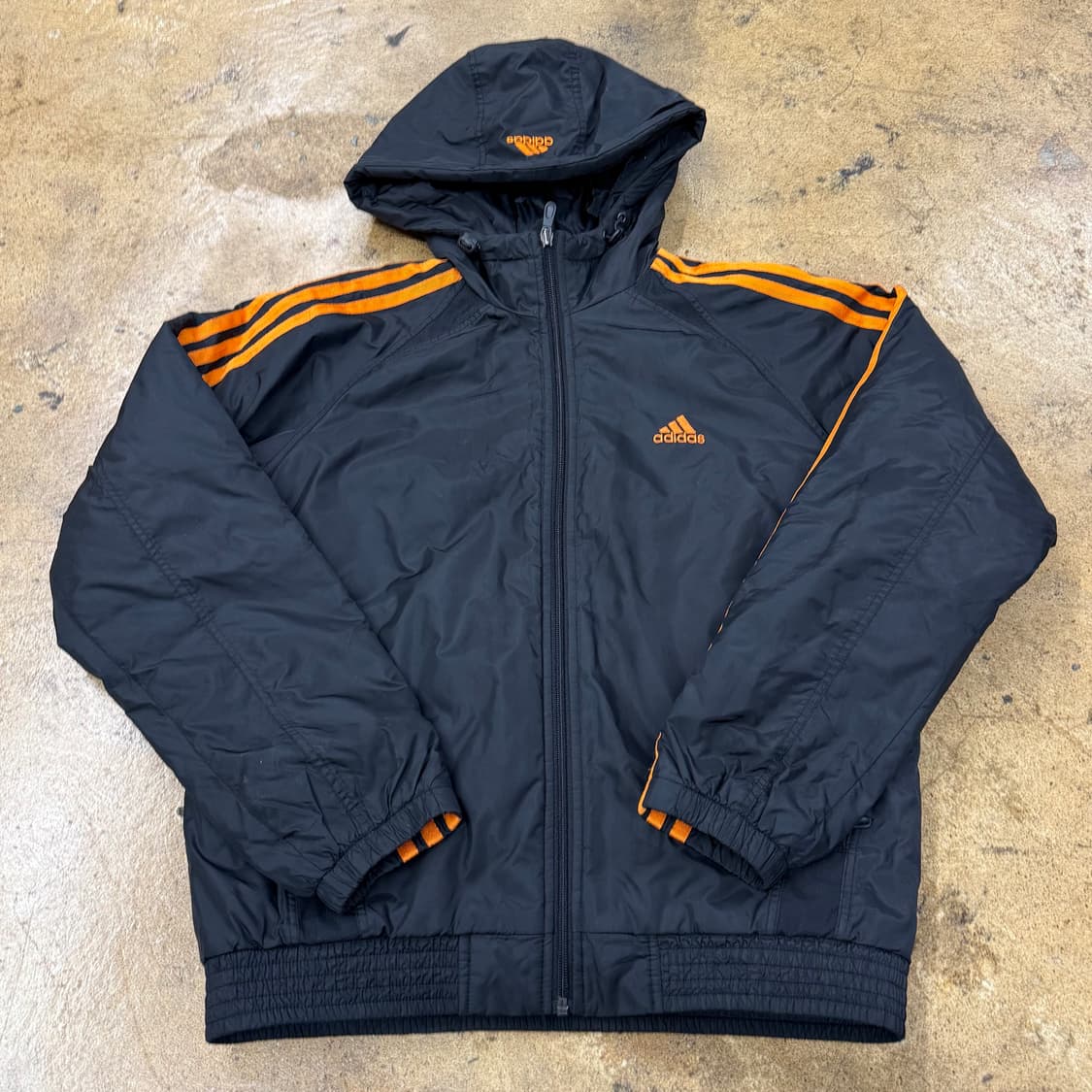 아디다스 블랙 오렌지 패딩 수트 점퍼 90 상품이미지2