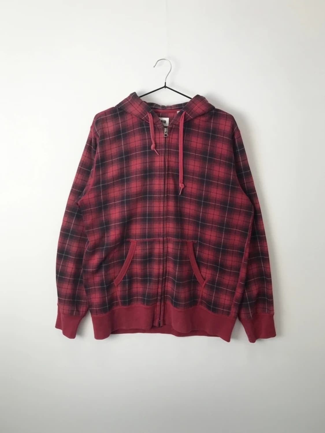 UNIQLO Red Plaid Zip Hoodie 상품이미지2