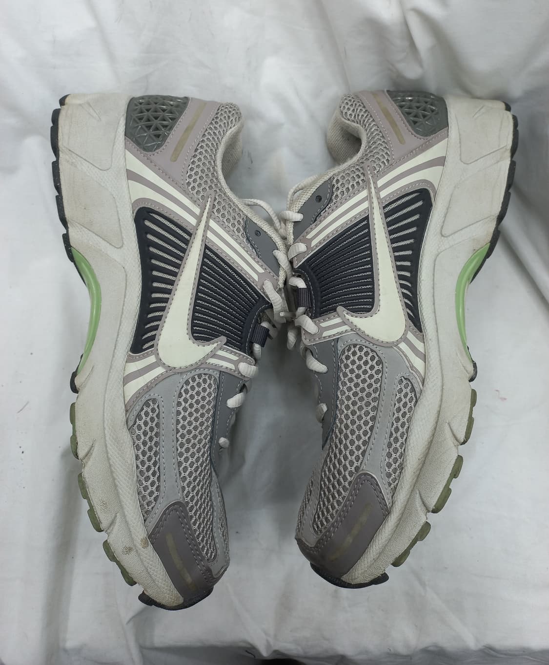 나이키 줌 보메로 5 운동화 275mm 상품이미지3